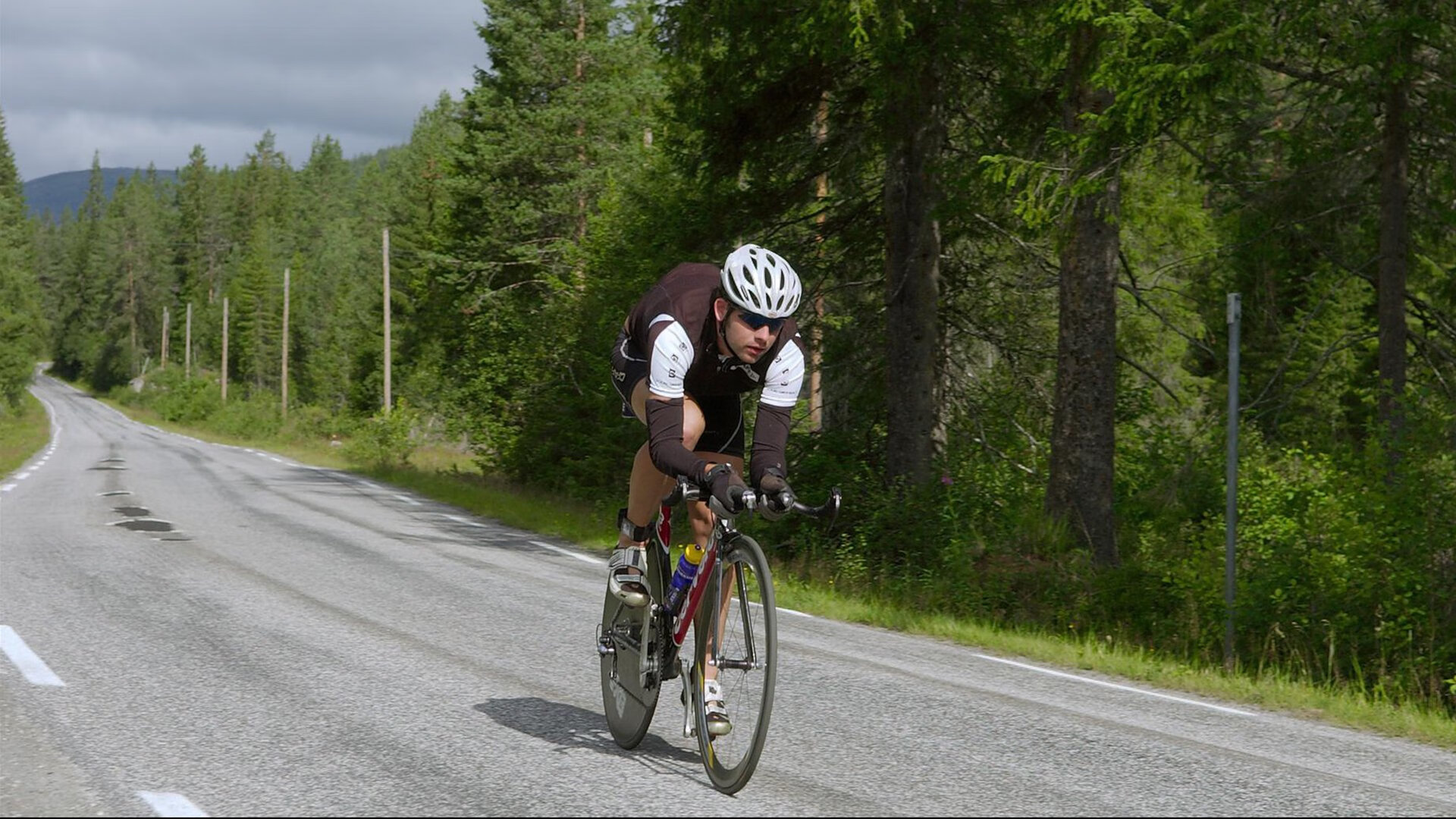 产业链纵览：硬件、内容、赛事，打造完整的电竞生态圈，电竞行业产业链的构成是什么
